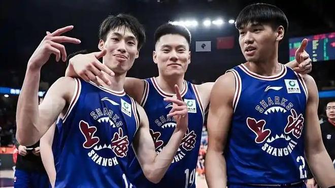 差价40万果断放人！上海男篮锁定古德温，山西豪掷9位数抢胡金秋